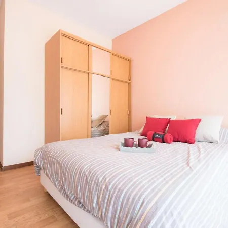 Apartment 6 Pers, 3 Chambres, Proche Centre Et Pistes, Parking Prive, Balcon, Confort - Fr-1-296-176 *