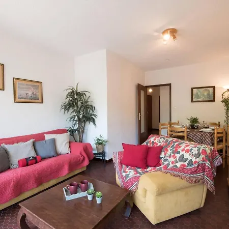 Apartment 6 Pers, 3 Chambres, Proche Centre Et Pistes, Parking Prive, Balcon, Confort - Fr-1-296-176