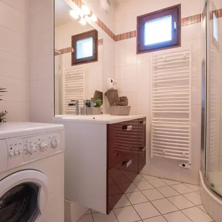 6 Pers, 3 Chambres, Proche Centre Et Pistes, Parking Prive, Balcon, Confort - Fr-1-296-176 * Saint-Lary-Soulan