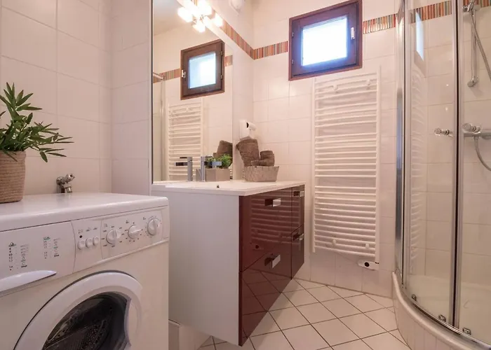 Confortable Pour 6 Pers. A Lary, Parking Inclus - Fr-1-296-176 * Saint-Lary-Soulan